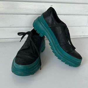 John Fluevog Lug sole Oxford, unisex men 5 or women 7